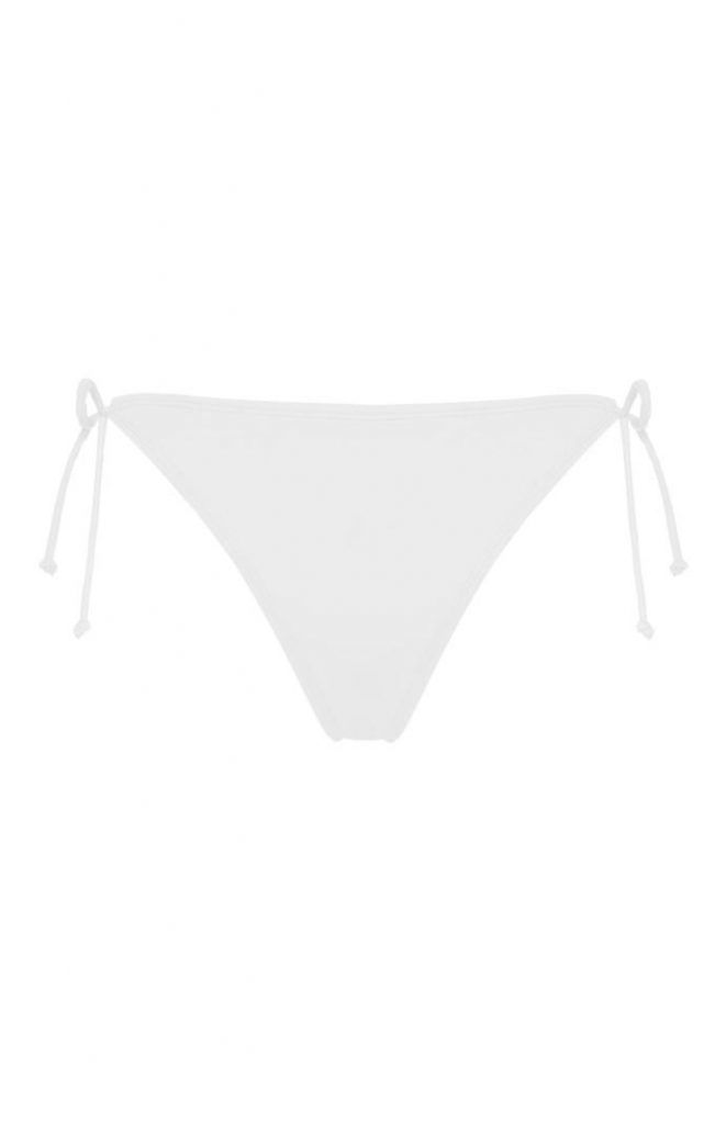 Braguita de bikini Primark triangular blanca para combinar