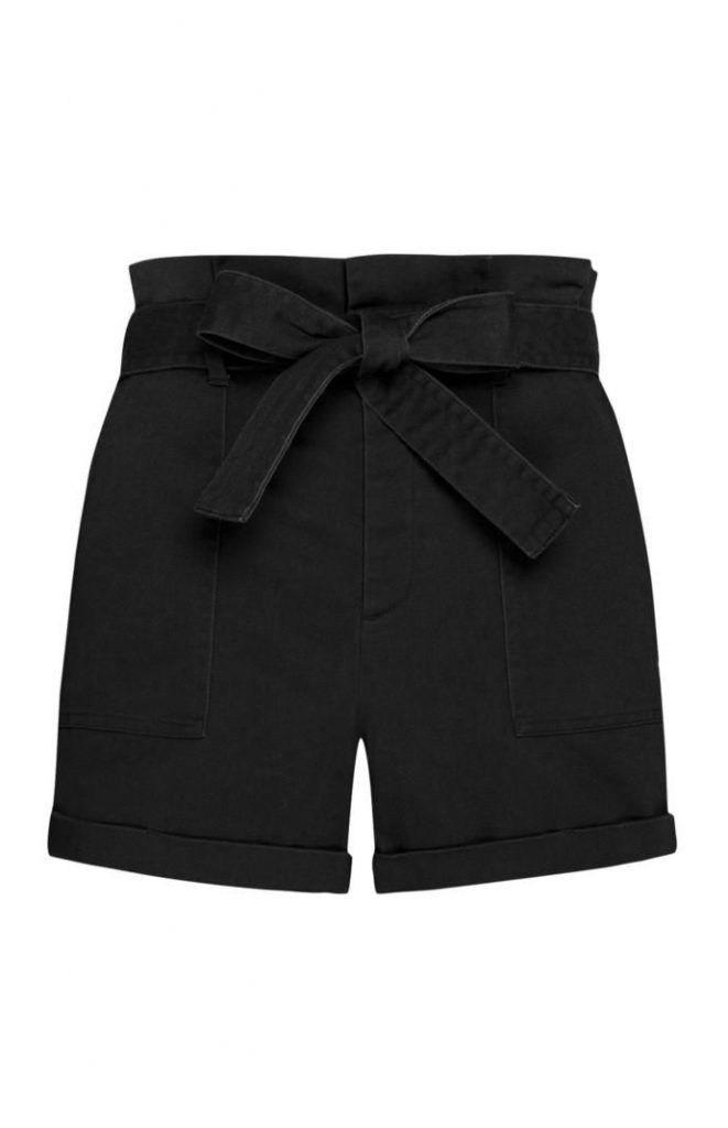 Pantalón corto Primark con cintura «Paperbag» en color negro