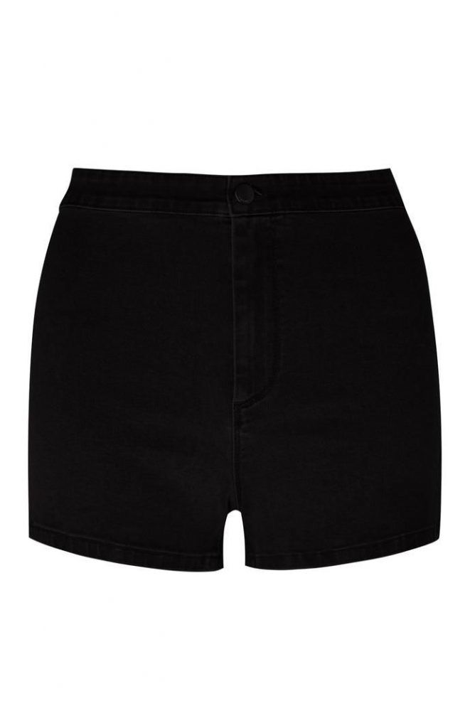 Pantalón corto Primark de talle alto y perneras ceñidas en negro