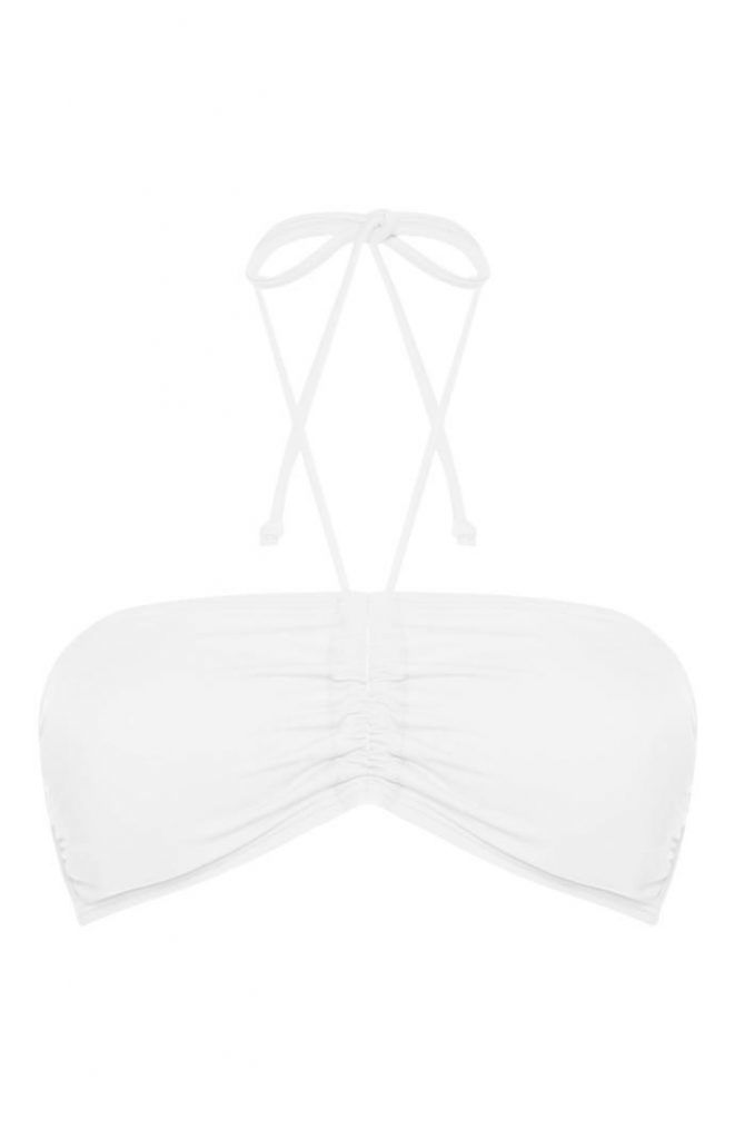 Top de bikini Primark bandeau blanco para combinar