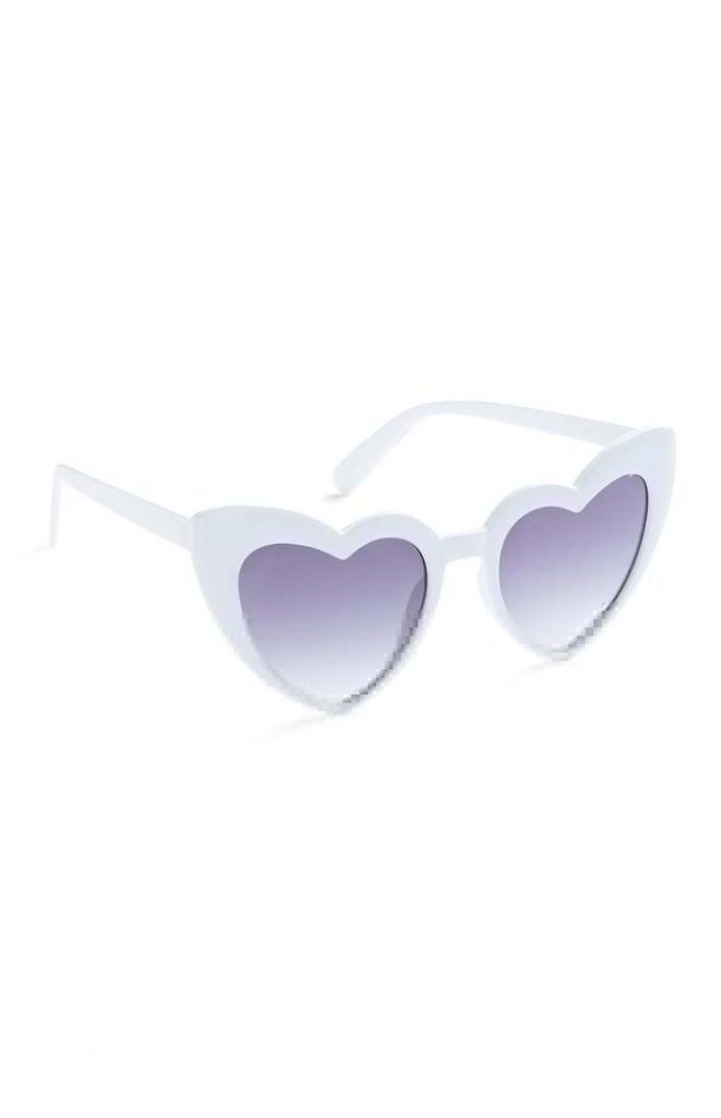 Gafas de sol Primark blancas en forma de corazón